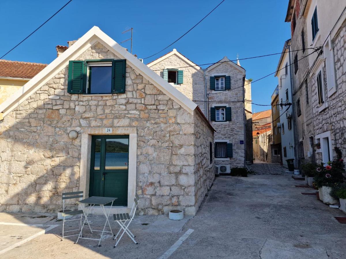 House Riva Apartment Pirovac Exterior photo